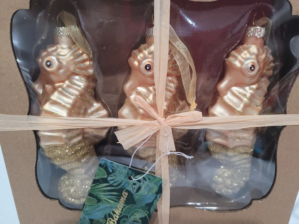 Juego de 3 adornos de vidrio de caballito de mar dorado costero Tommy Bahama de Navidad Foto 3 de 4