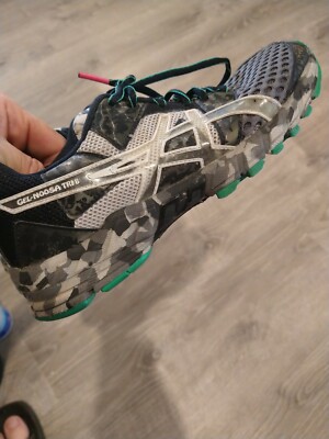 ASICS Gel Noosa Tri 8 Running shoes size 7 Grey Black Retro Sneakers