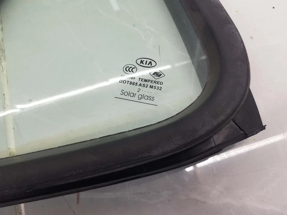 Kia Optima 2013 ventana de ventilación trasera izquierda vidrio con impermeabilización #003730 Foto 2 de 2