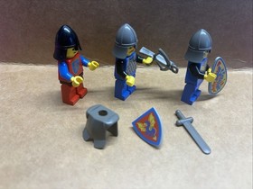 Three Vintage Castle Knights With Accessories 