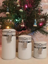 3 VTG Oggi Mini Tiny Canisters StorageWire Clamp Tight Lids Ceramic Set White