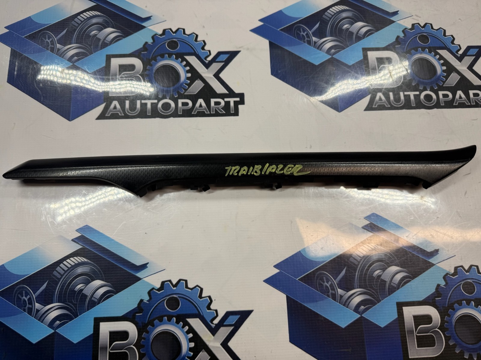 2021-2026 CHEVROLET TRAILBLAZER DASH LEFT SIDE APPLIQUE MOLDING 42712112 OEM