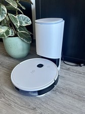 Saug- und Wischroboter mit Absaugstation von Yeedi