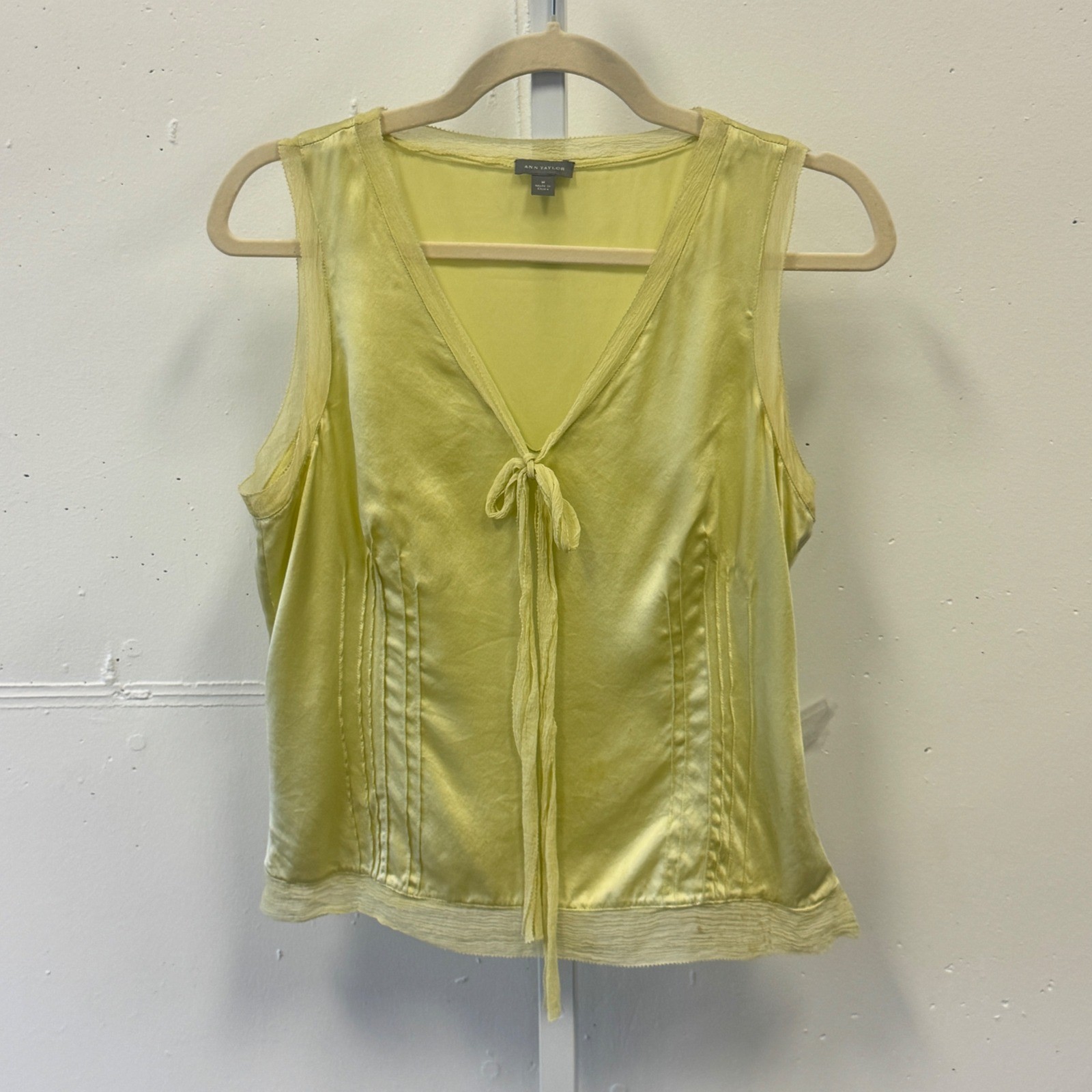 Y2K Ann Taylor 100% Silk Chartreuse Yellow Pintuck Tie Front V-Neck Tank Top Med