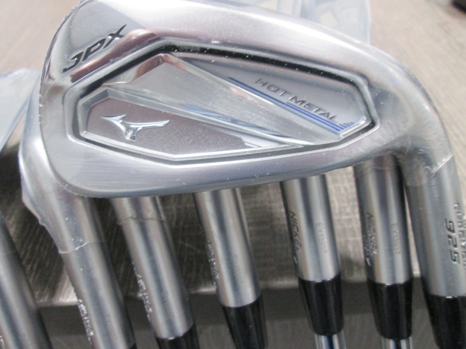 JPX925 Hot Metal Irons w/ Steel Shafts - Mizuno Golf Iron Set Club