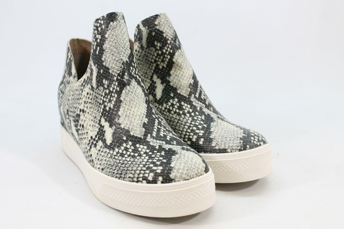 steve madden women's wrangle sneaker