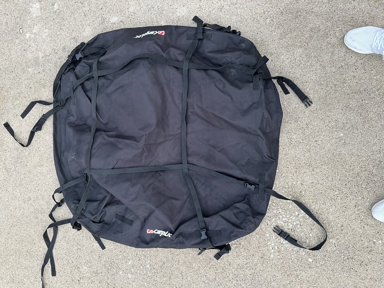 CargoLoc Deluxe Rooftop Cargo Carrier Bag Black Exterior, Grey