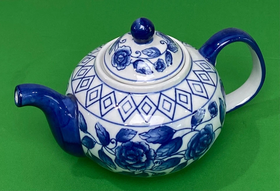 Vintage Bella Casa Cobalt Blue & White Porcelain Teapot Art Pottery - Image 2 of 4