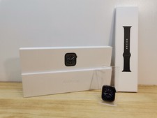 Produktbild - Smartwatch - Apple Watch Series 8 - 45mm - Edelstahl - GPS + Cell - Sportarmband