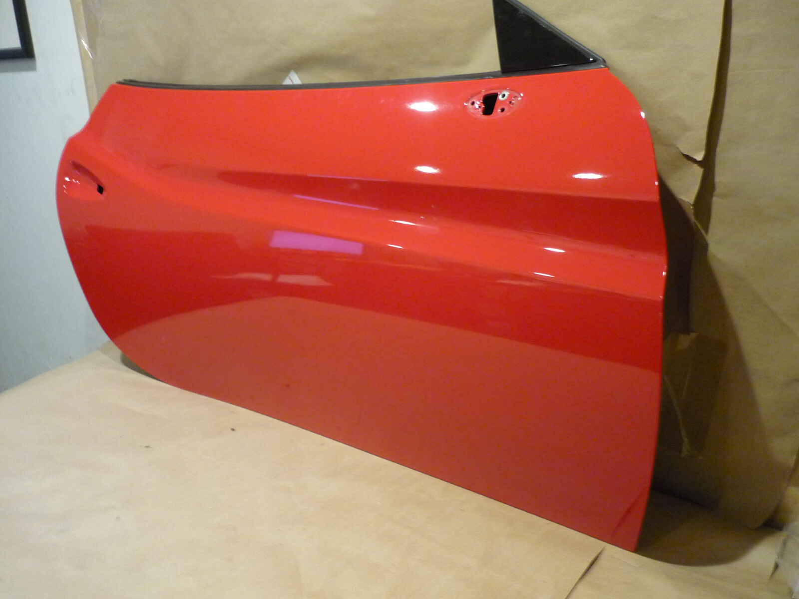 Ferrari California - RH Door Shell Red P/N 81316511