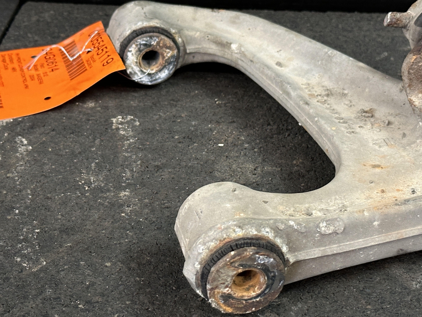 03-07 MASERATI COUPE GT FRONT PASSENGER RIGHT RH LOWER CONTROL ARM 386600304