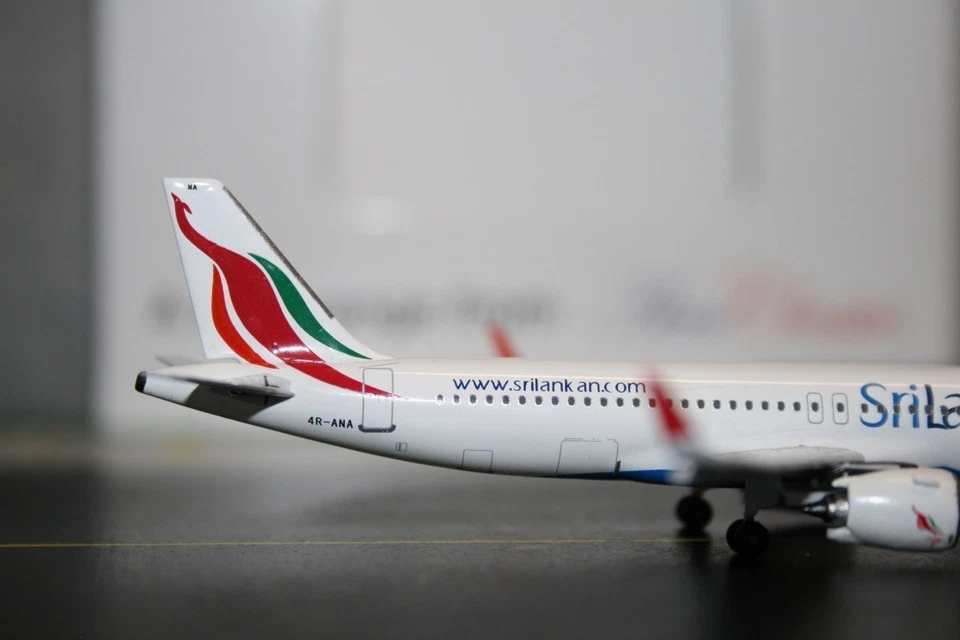 Aeroclassics 1:400 Sri Lankan Airlines Airbus A320neo 4R-ANA Model Plane - Image 4 of 4