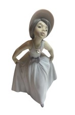 LLADRO #6274 Daisy Girl Curtsy With Blue Dress Pink Bonnet Glazed Figurine