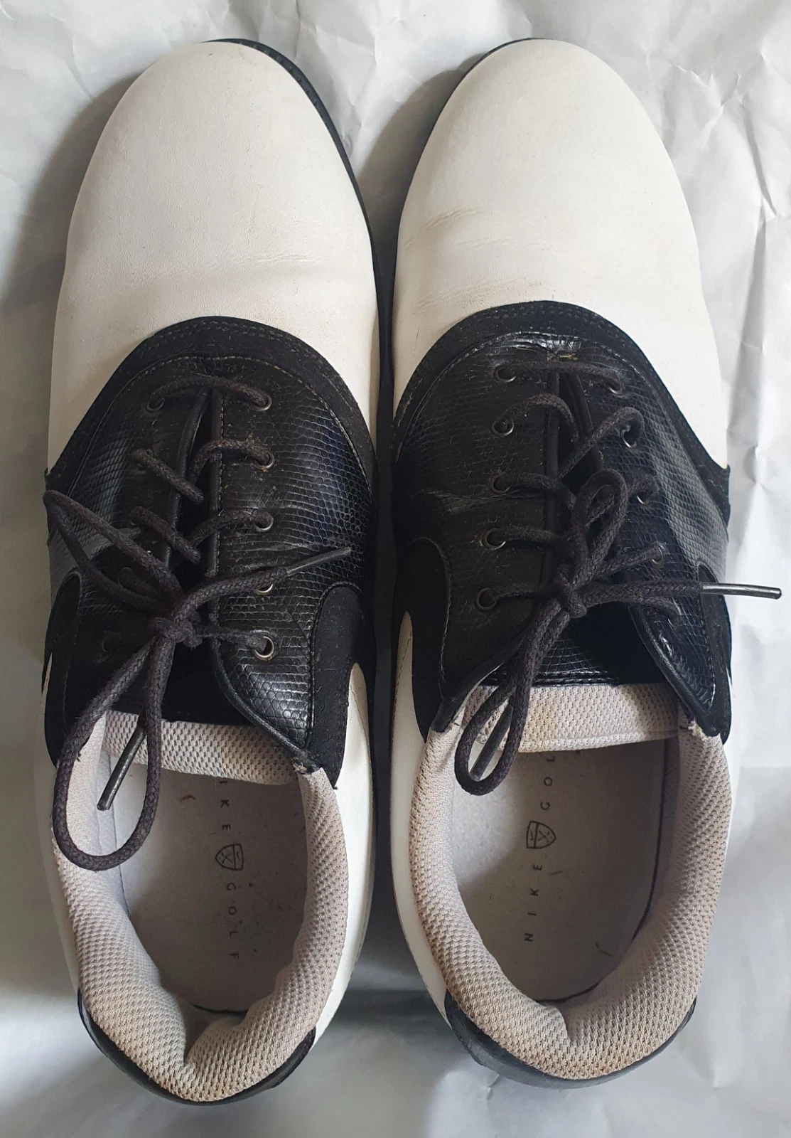 Scarpe da golf Nike da uomo in pelle bianca e nera taglia 8 5 con tacchetta attrezzi e borsa