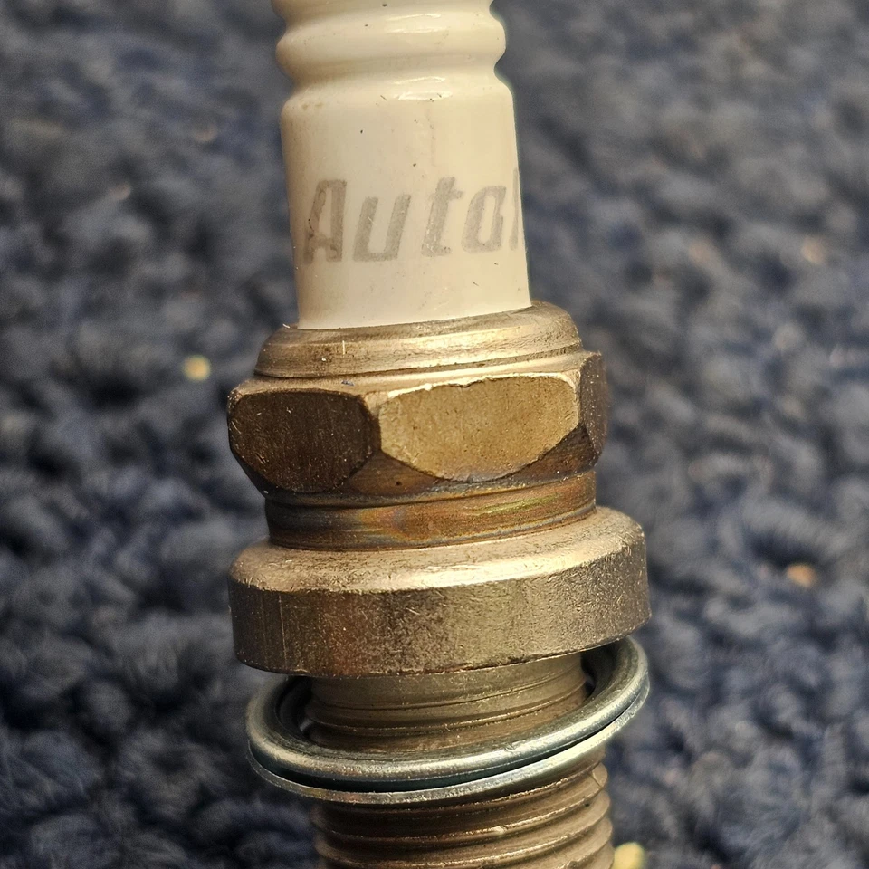 (CANTIDAD 4) Bujía Autolite AP3923 Platinum para Toyota Camry 1990-2011 Foto 3 de 4