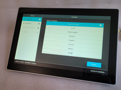 Polycom RealPresence Touch Control Videokonferenzbildschirm.