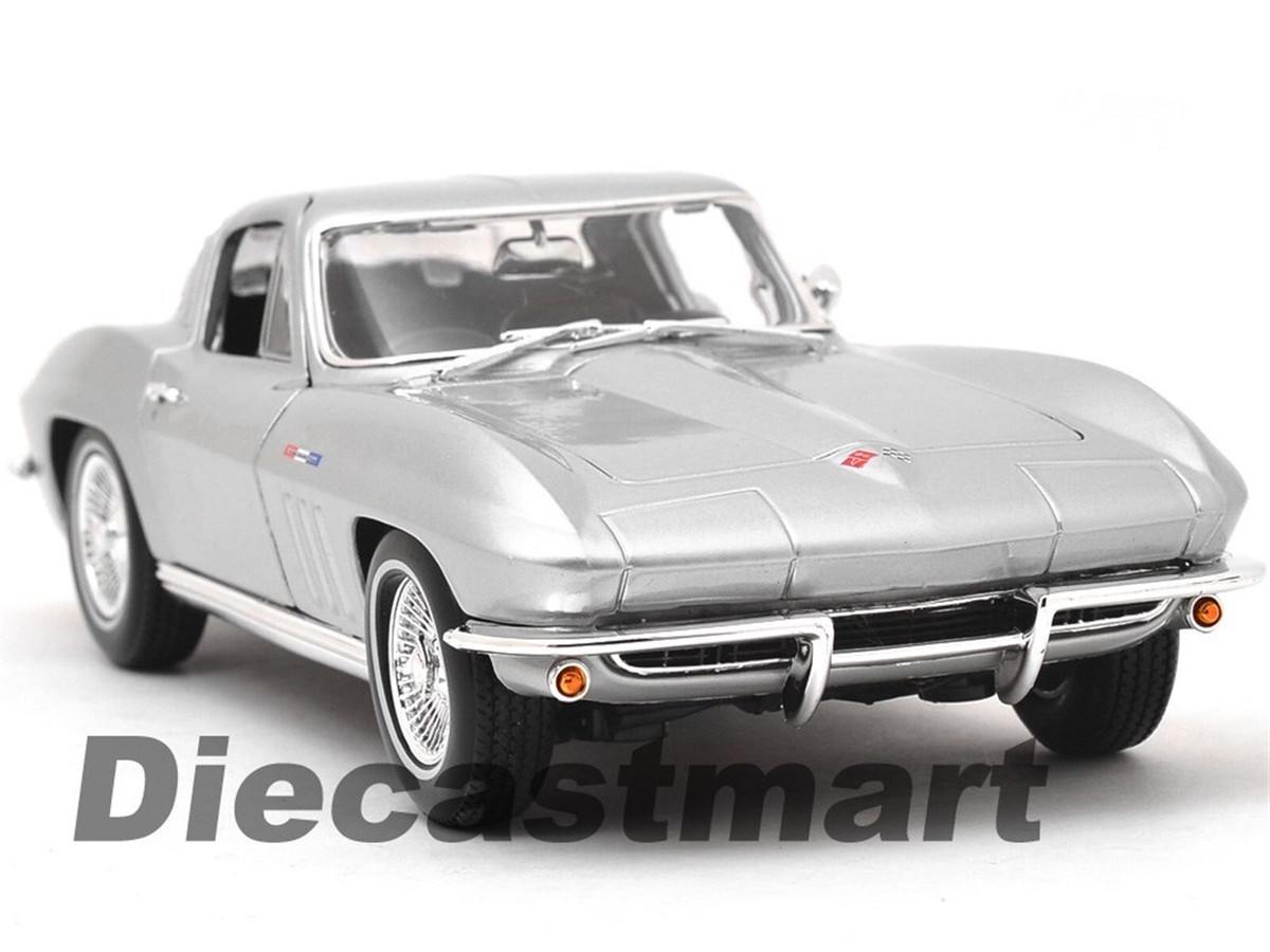 ミニカー 1965 MAISTO CHEVROLET CORVETTE 1/18 Amazon.com: 1965 Corvette Sting Ray 1:18 Scale Diecast Model