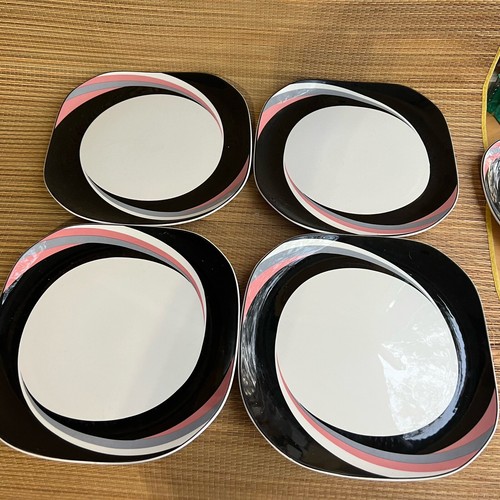 4 1980s Vintage Sango Quadrille 10.5” Black & Pink 5204 Pinwheel Dinner Plates - Picture 8 of 8