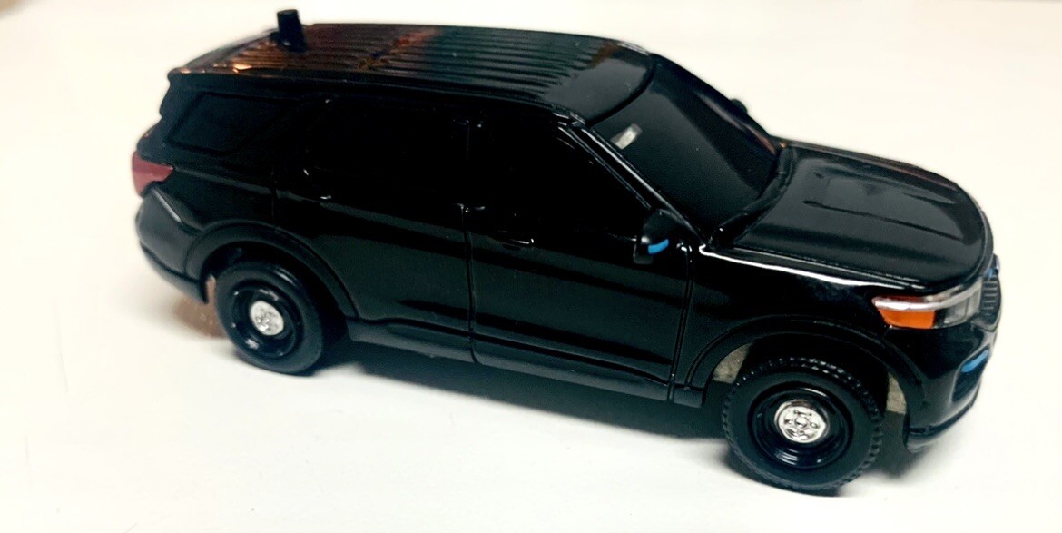Greenlight 1:64 Custom 2020 Black Unmarked Ford Explore