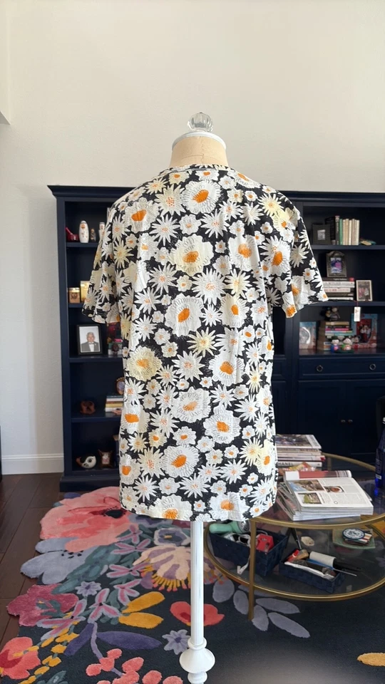 Camisa Burberry Floral Margarita Negra, Crema, Amarilla y Naranja Talla S Foto 3 de 4