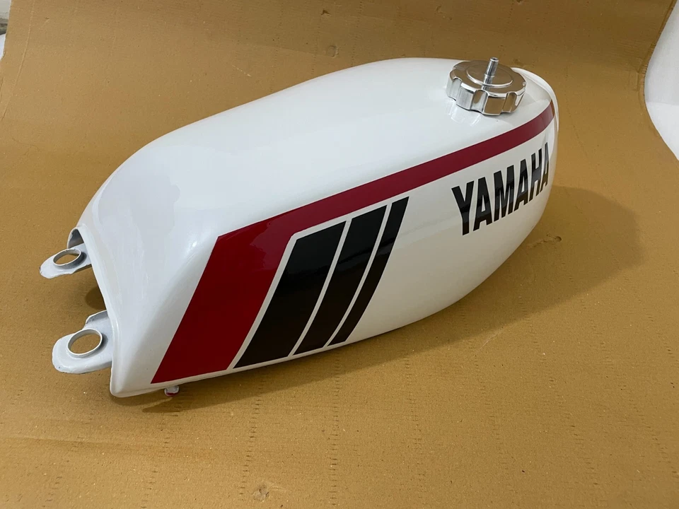 Yamaha DT 400F DT400F 1980 White Paint Steel Petrol Fuel Gas Tank +Cap |Fit For - Image 2 of 4