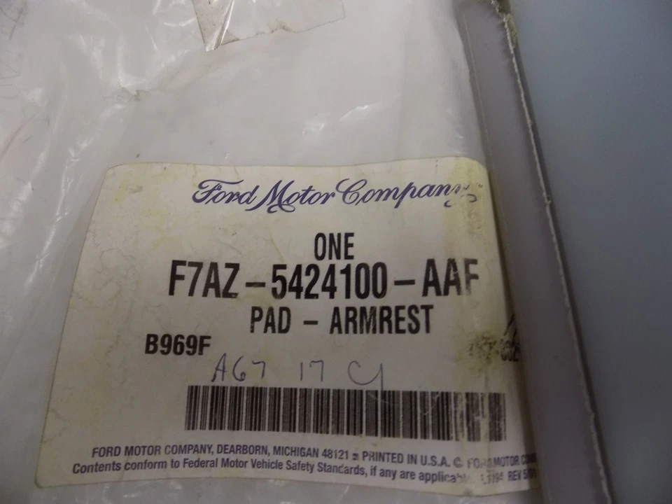 Nuevo OEM 1998-2003 Ford Crown Victoria puerta lateral derecha reposabrazos reposabrazos cubierta de almohadilla Foto 3 de 3