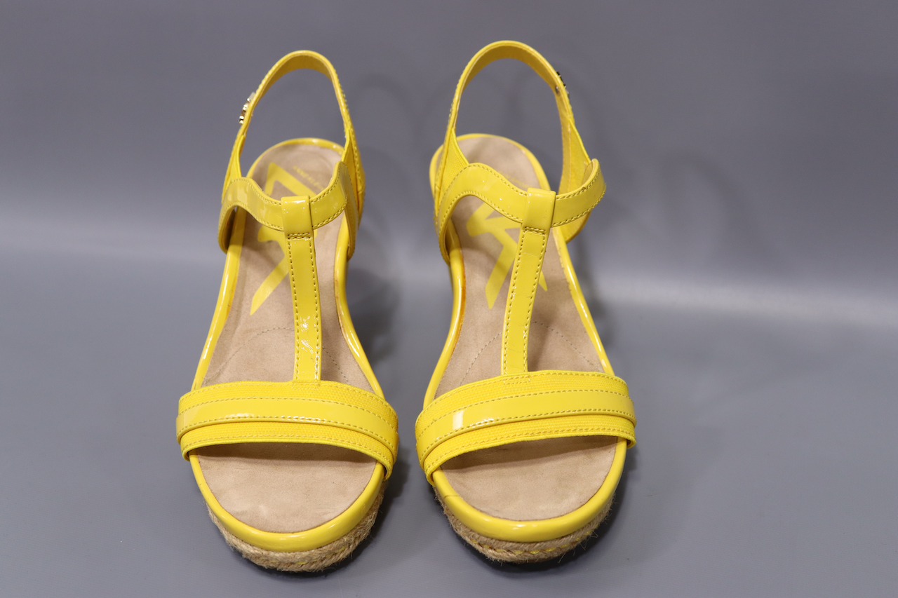 APL Anne Klein Sport sandalo donna con zeppa e cinturino a T giallo taglia 8 5