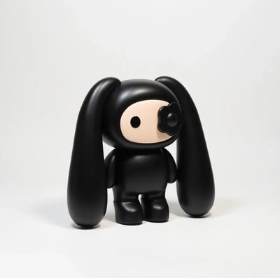 'HELCO' Vinyl Juju statue by CJ Hendry - colour: black - new and unopened