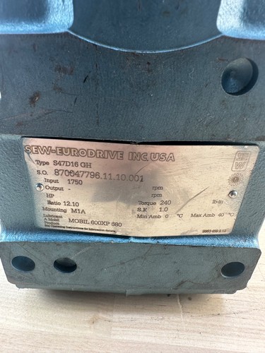 Coser Eurodrive S47D16 GH reductor de engranajes relación 12,10 1750 RPM 240 par nuevo - Imagen 3 de 3