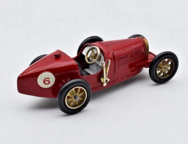 Matchbox MoY Yesteryear Y6 Type 35 Bugatti red, grill gold. Lesney England - Image 2 of 4