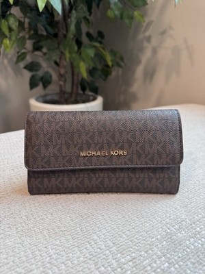 Michael Kors Womens Fashion Trifold Wallet Brown NWT 35F8GTVF3B