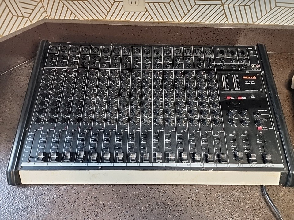 Samick SM-1600 mixing Console/ Unknown Condition. Sold As Is | eBay