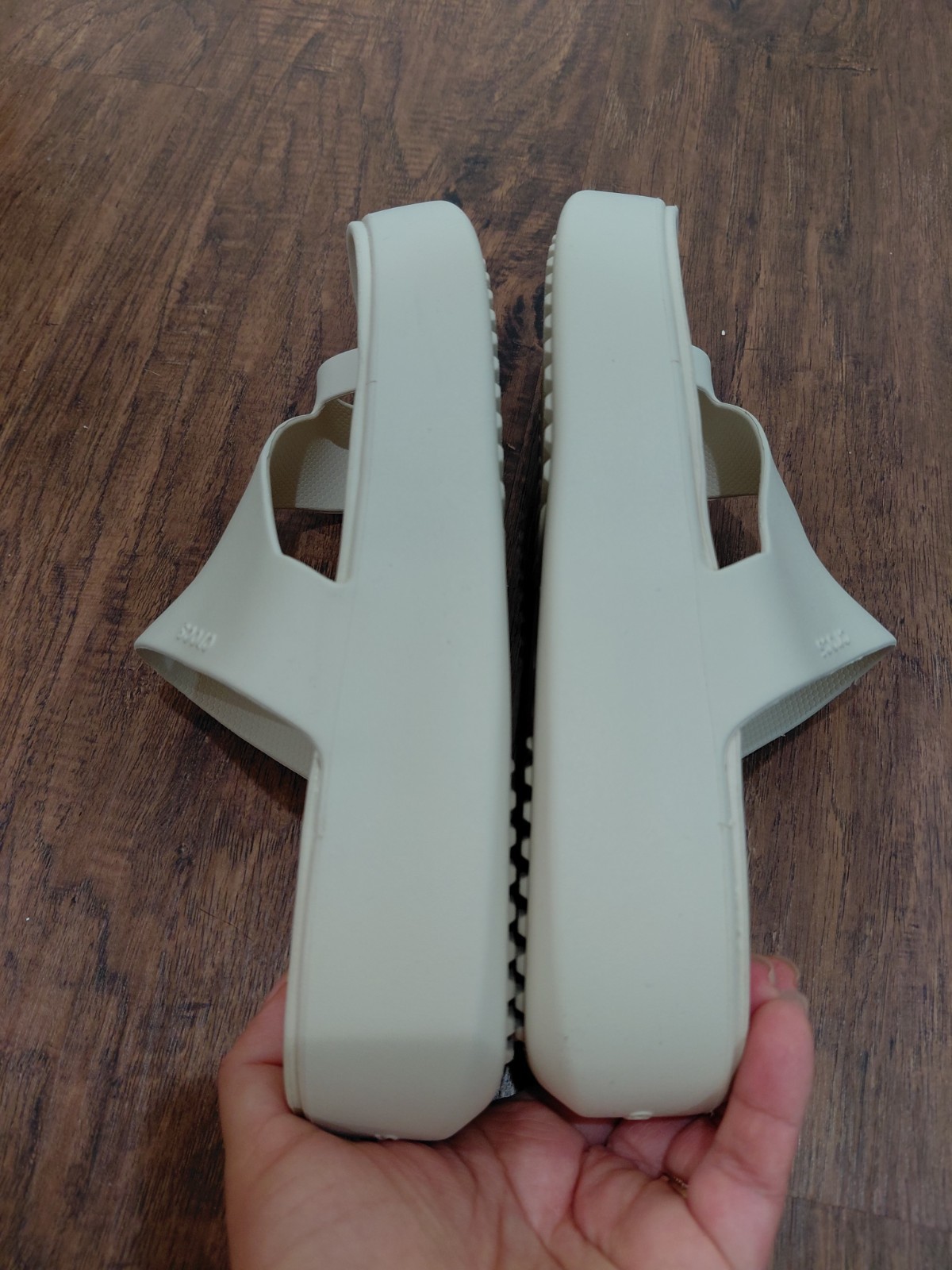 CROCS Getaway Platform Toe Loop  Sandstone Beige … - image 7