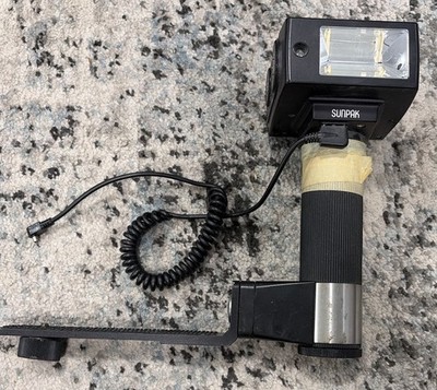 Vintage Sunpak Auto 511 Handle Mount Camera Flash w/ Bracket & Sync Cord