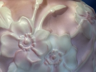 Vintage Phoenix Sculptured Art Glass Vase - Wild Rose/Dogwood - Mauve Pink