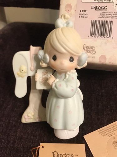 Precious Moments Figurine Sharing The Good News Together C0111 (1991) - Picture 2 of 8