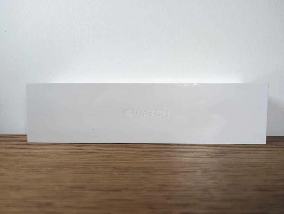 APPLE Watch 1st Gen A1553 38mm 316L Silver Aluminium Sport Super Rare SEALED NEW - Image 2 of 2