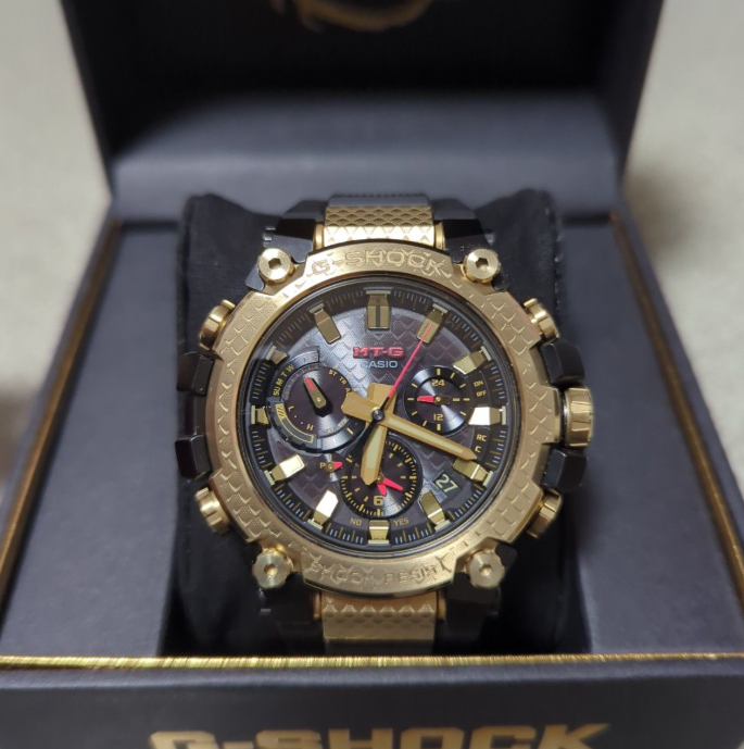 本日特別値下げ★極美品★CASIO　MT-G MTG-B3000CXD-9AJR CASIO G SHOCK Mens Watches MTG-B3000CXD-9AJR Golden Dragon