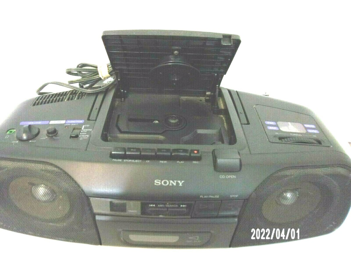 Sony CFD-8 CD Radio Boom Box Radio Corded/Battery Tested