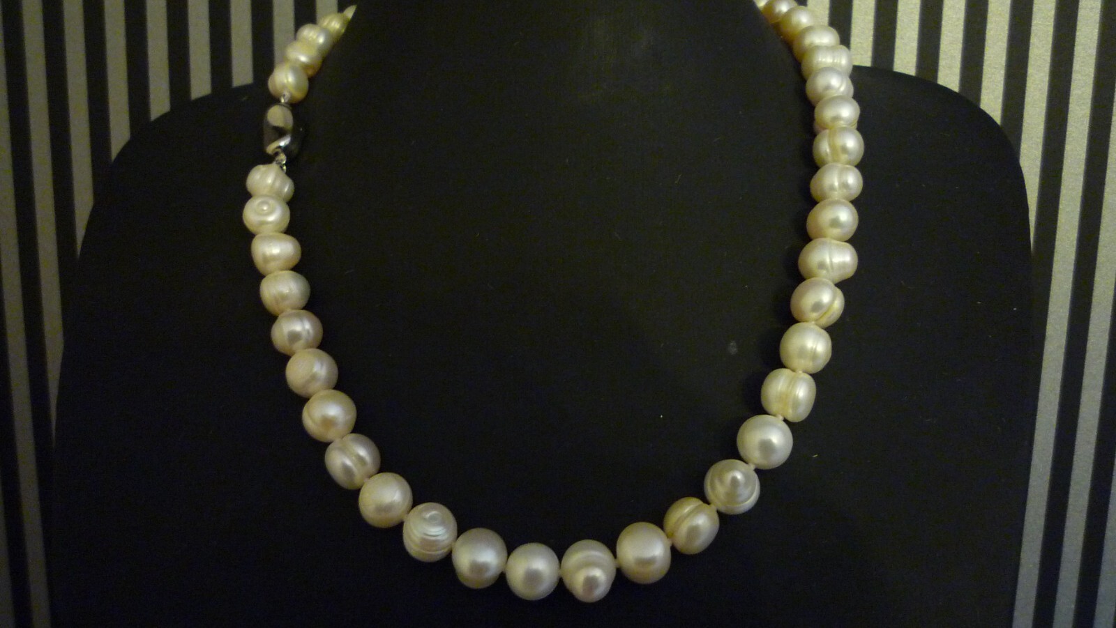 Collier perles blanches eau douce rondes 9mm le cadeau idéal pour femme