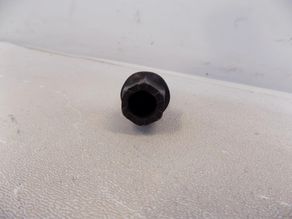 04-10 Audi A8 Quattro llanta neumático tuerca perno OEM 4F0698139B Foto 3 de 4