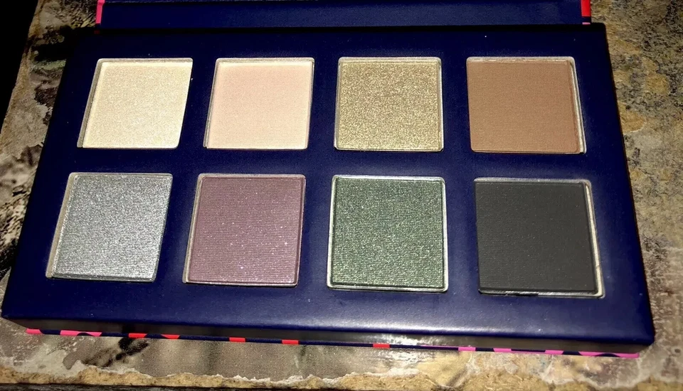 Avon True Color MAGICAL EYES Eyeshadow Palette with Mirror ~NIB ~ NEXT DAY SHIP - Image 2 of 4