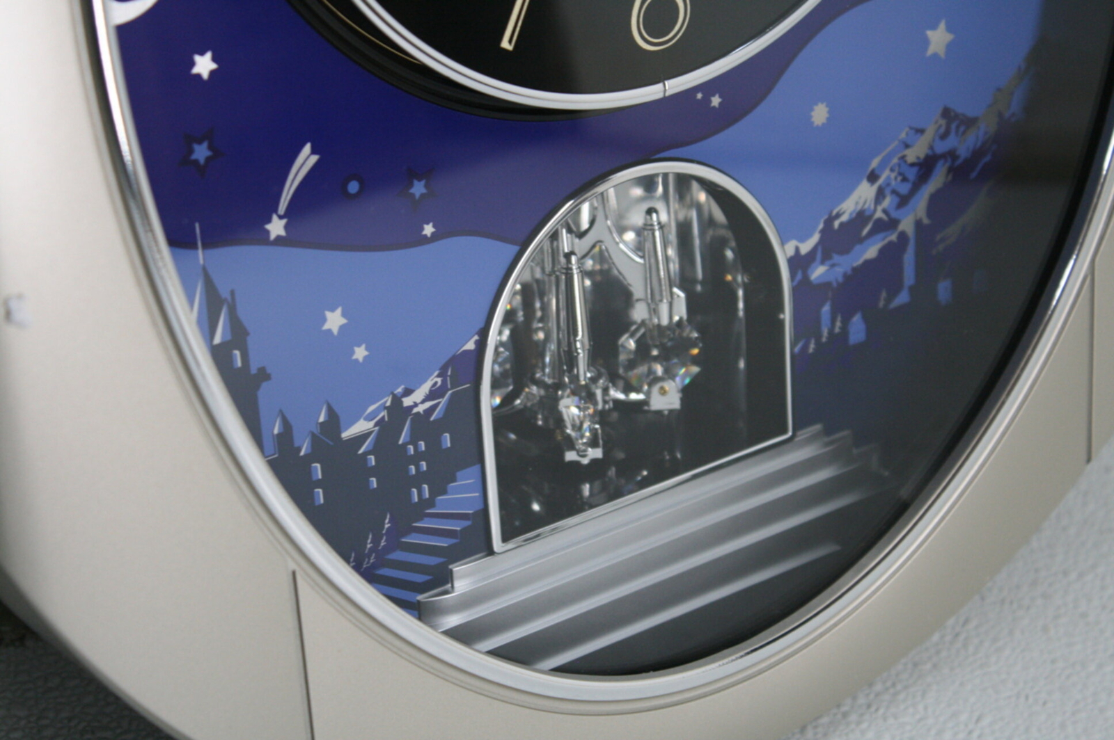 Rhythm Peaceful Cosmos II Magic Motion Clock 15.2 x 18.5in Battery