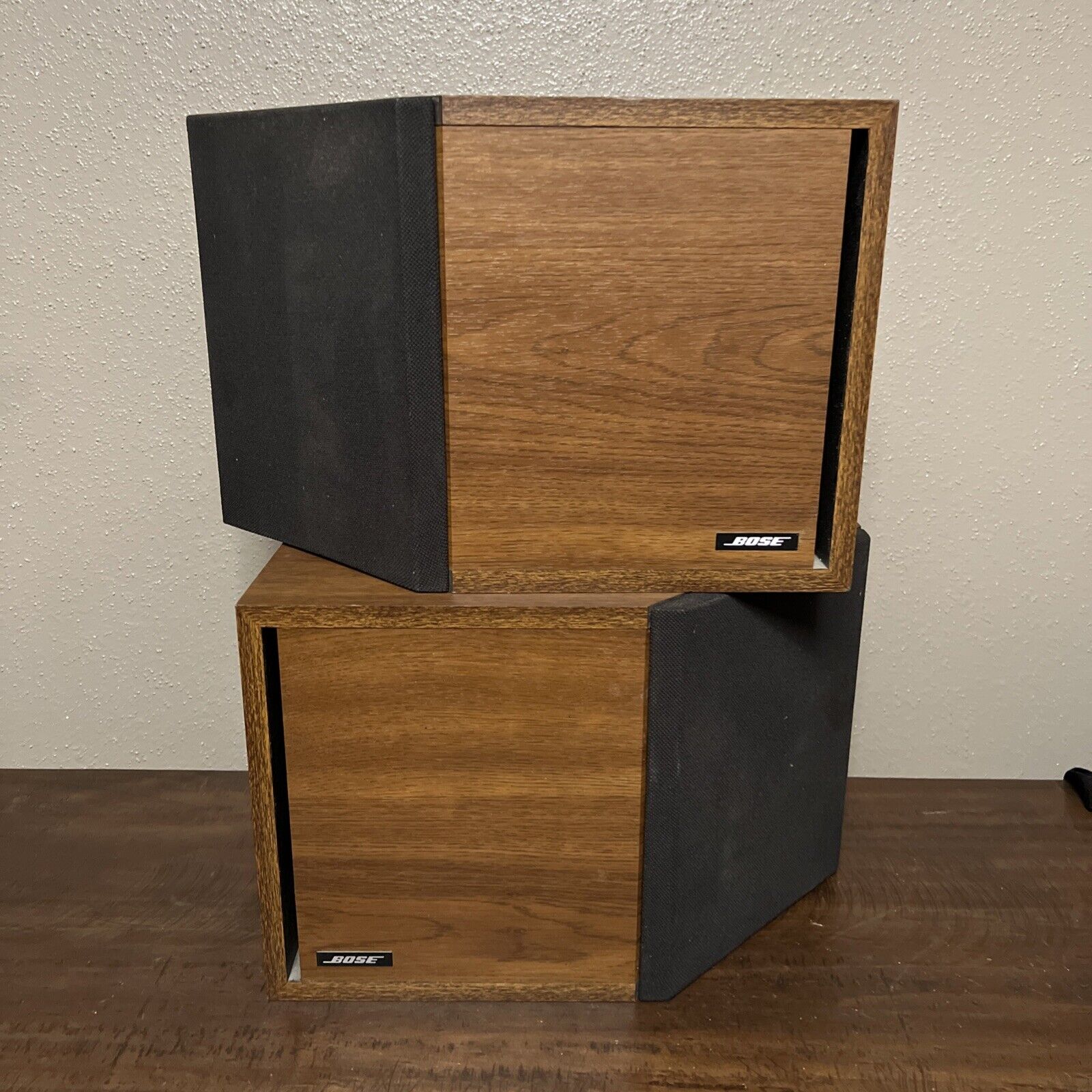 Vintage Bose 2.2 Direct Reflecting Wood Angled Bookshelf Vintage Bose 2.2 Direct Reflecting Wood Angled Bookshelf