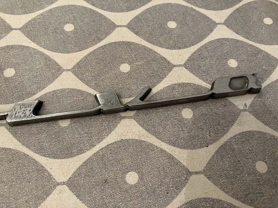 Vauxhall Viva Car Badge Vintage Original - Image 4 of 4