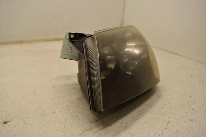 Driver Left Headlight Dark Background Fits 05-07 MAGNUM 1620944 Foto 3 de 4