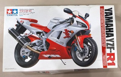 Tamiya Yamaha YZF-R1 1:12 Plastic Unassembled Model Kit w/ Decals 14073 2000