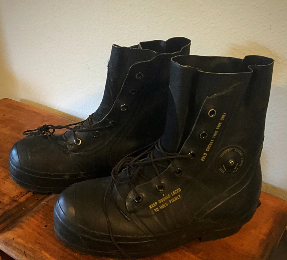 Botas BATA 1979 VINTAGE ~ militares ~ clima frío extremo talla 11R - ¡Excelente estado! Foto 3 de 4