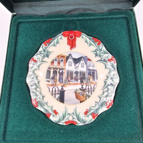 Longaberger Collectors Club Ornament 1998 Hometown Christmas Original Box - Picture 2 of 17