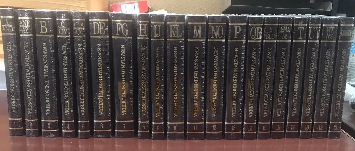 New Standard Encyclopedia From the 1990's Chicago USA 20 Volume Complete Set NEW